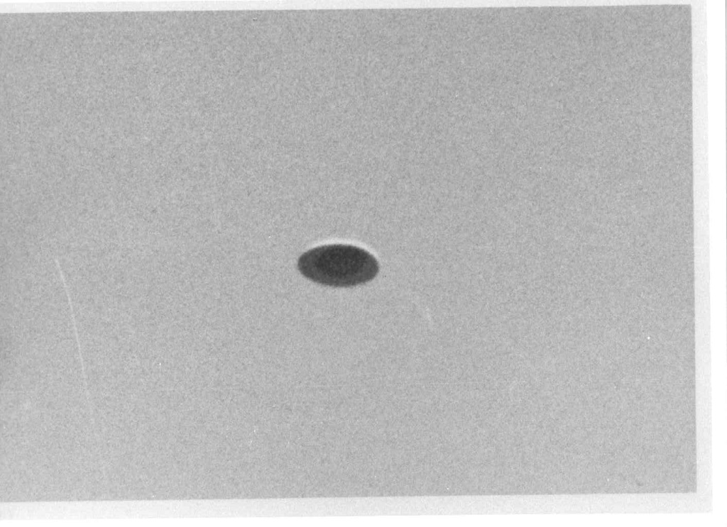 UFO Pictures Taken in Lac Chauvet, France 1952 4gfonc10