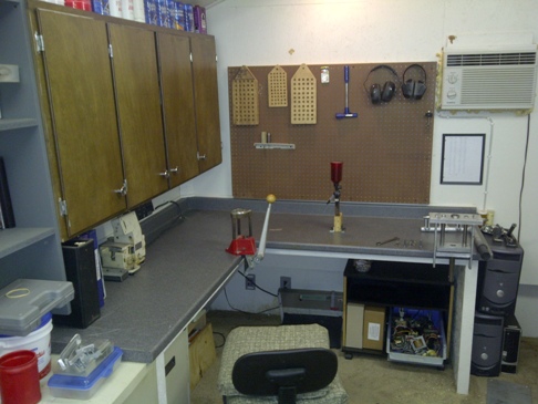 Show a photo of your reloading space. Full10