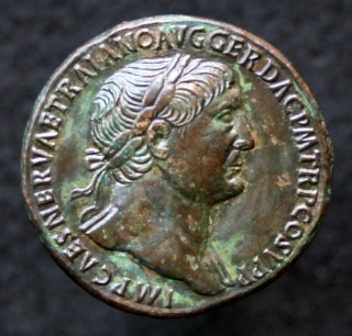 Le médailler de Caligula de Lugdunum - Page 4 Img_7926