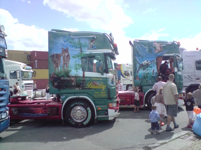 Camions décorés au LAR à Menin  Scania18