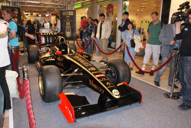 18.6.2011- Nick Heidfeld und Bruno Senna in Luxemburg Dsc07010