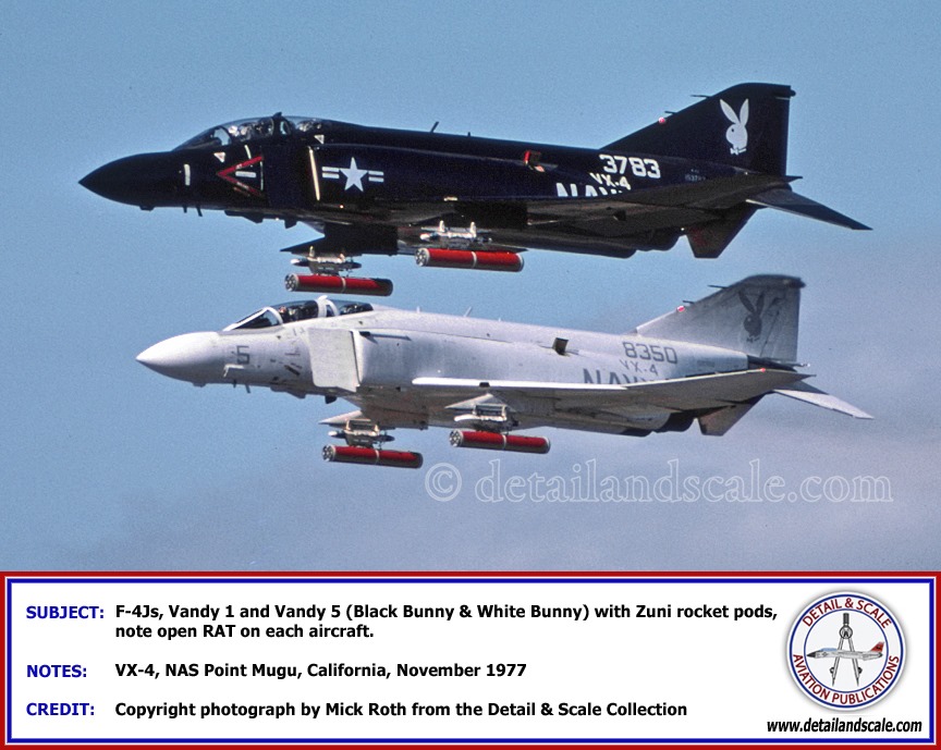 [HASEGAWA] McDONNELL F-4J PHANTOM II VX4 BLACK  PHANTOM Réf 01926 10648810