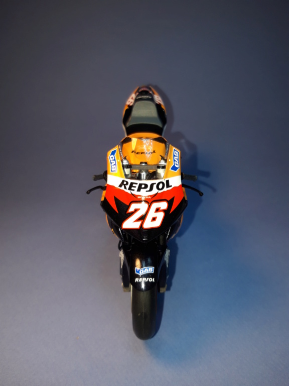 RC211V 2006 TAMIYA 1/12 Pedrosa   - Page 5 20190150