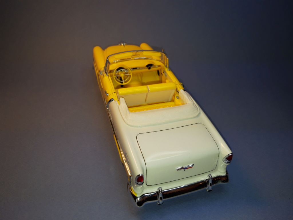 [REVELL] CHEVROLET 1955 convertible Réf 07686 - Page 3 20200334