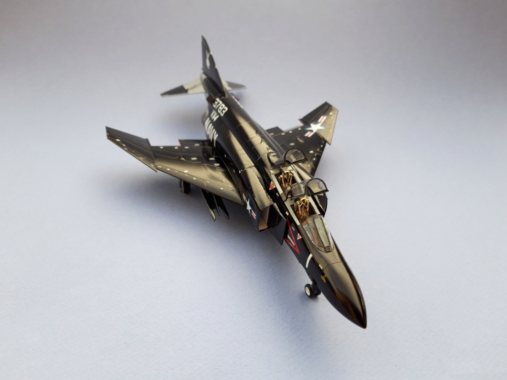 [VITRINE" Voler c'est mieux en double"] - Phantom II  F-4J 1/72 Hasegawa VX-4  20210523
