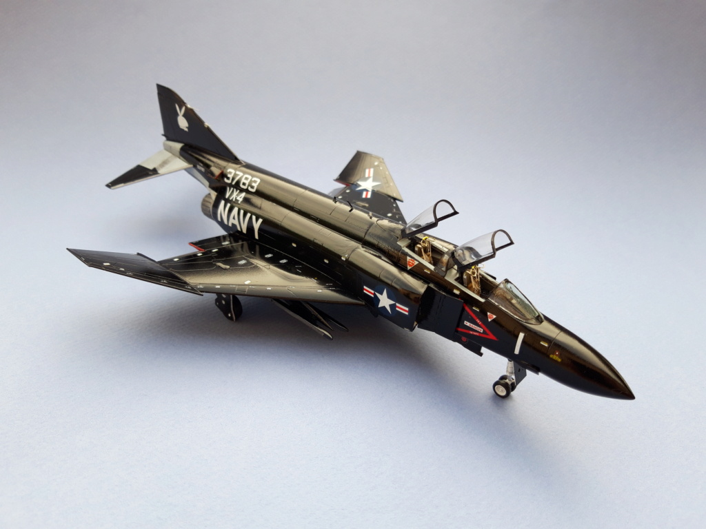 [VITRINE" Voler c'est mieux en double"] - Phantom II  F-4J 1/72 Hasegawa VX-4  20210524