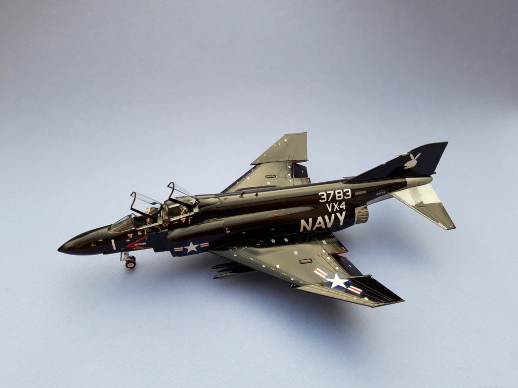 [VITRINE" Voler c'est mieux en double"] - Phantom II  F-4J 1/72 Hasegawa VX-4  20210530