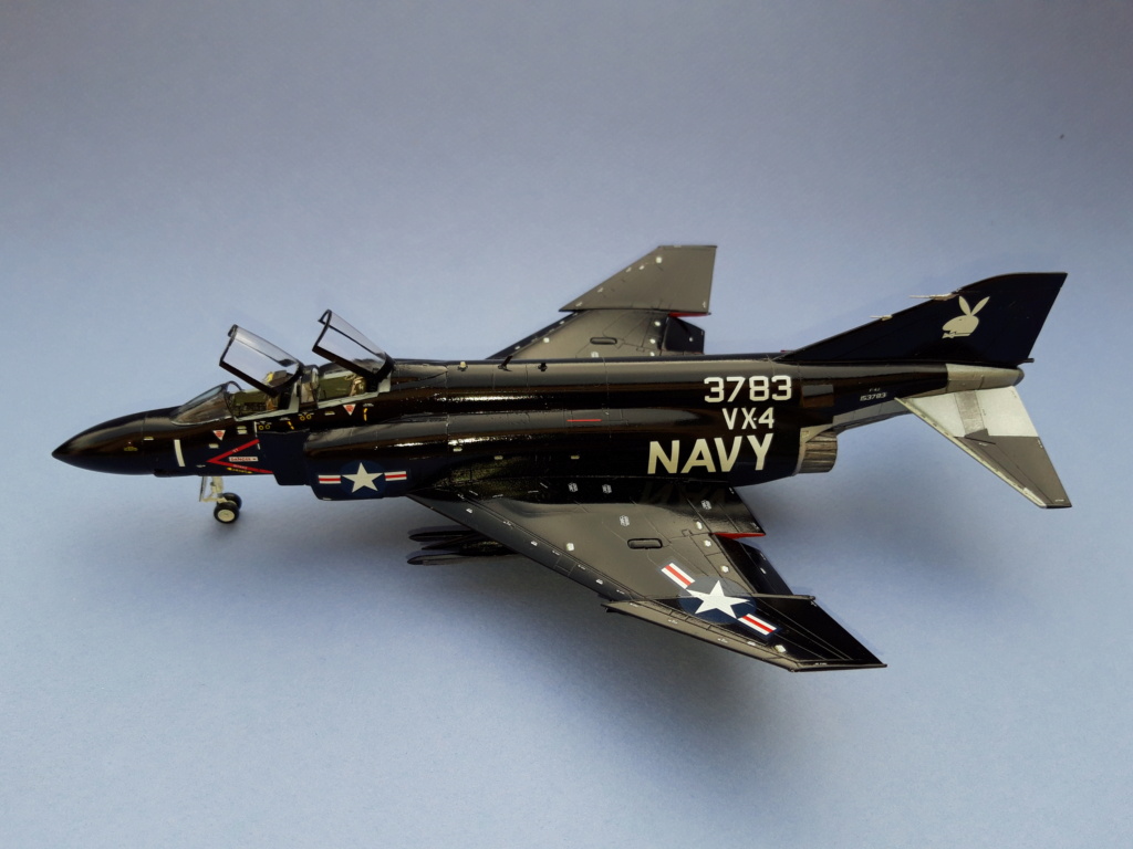 [VITRINE" Voler c'est mieux en double"] - Phantom II  F-4J 1/72 Hasegawa VX-4  20210537
