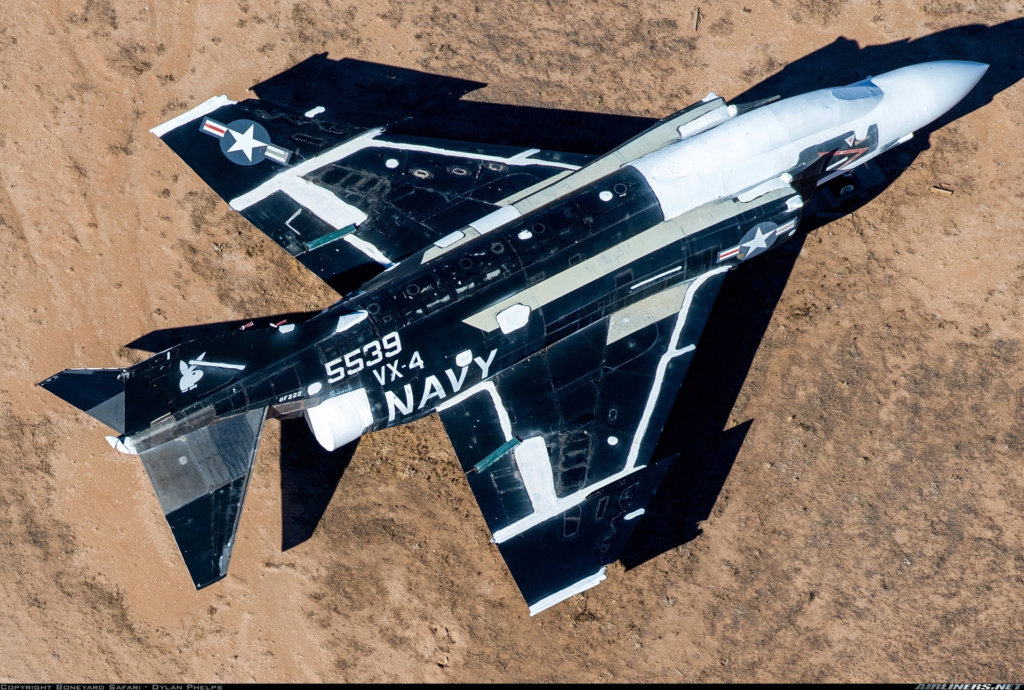 [HASEGAWA] McDONNELL F-4J PHANTOM II VX4 BLACK  PHANTOM Réf 01926 62584210