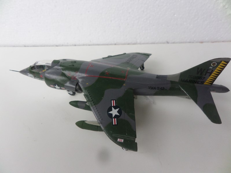 [Hasegawa] AV8A Harrier Av8a_017