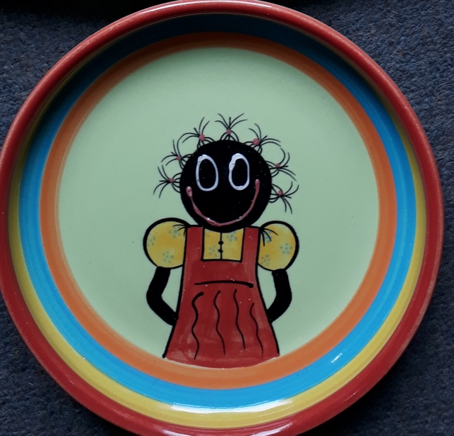 Temuka controversial golliwog ware 13-tem10