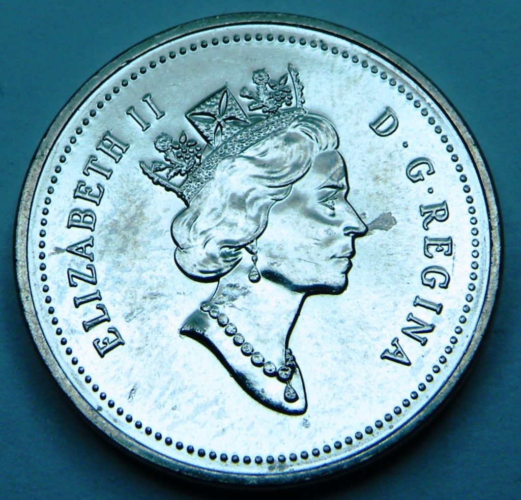 1996 près- Dépôt de métal sur le visage de la reine et sur le champs (filling) Dscf0111