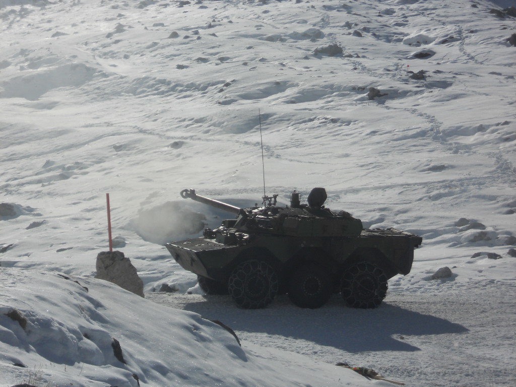 AMX 10 RCR dans la neige Dscn1840