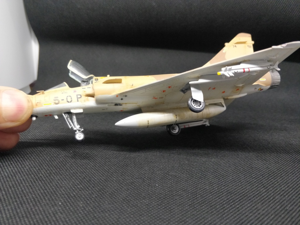 [GB Guerre du Golf] Mirage 2000C Italeri 1/72 Img_1177