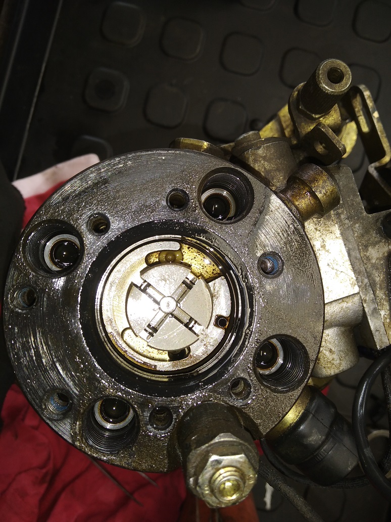 Démontage, remontage de la pompe rotative XUD Lucas roto diesel Img_1218