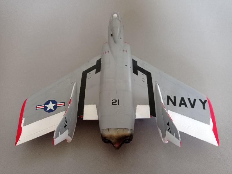 F-7U3 Cutlass in 1:60 von Revell F7_02810