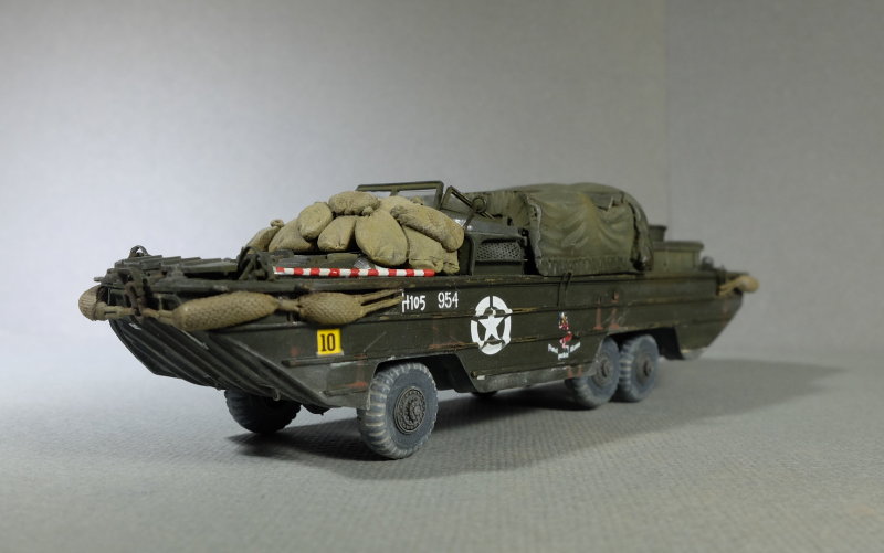 Là pour le coup le surnom d'échelle braille que donnent les anglo-saxons au 1/72 pour les véhicules prend tout son sens Dukw-212