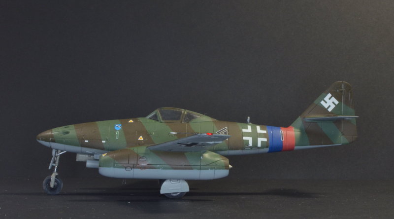 Une hirondelle façon zèbre : le Me 262 A1a de Rudolf Sinner - Maquette Airfix - 1/72 Me_26242