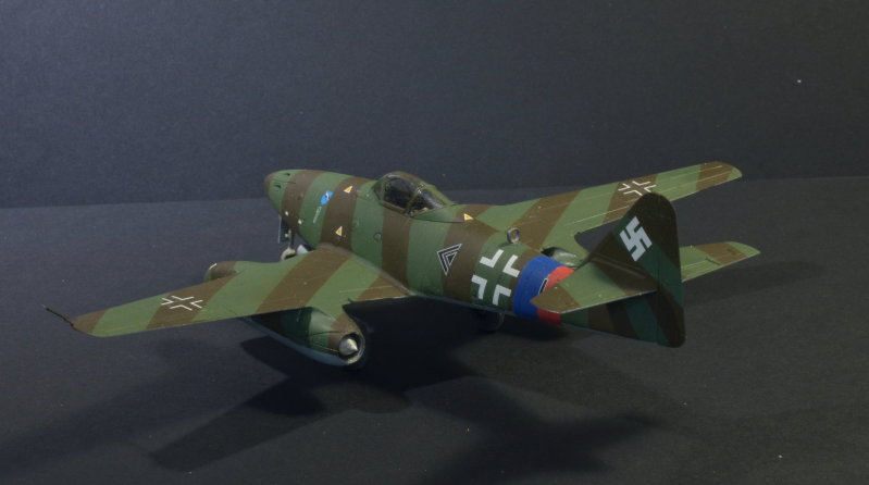 Une hirondelle façon zèbre : le Me 262 A1a de Rudolf Sinner - Maquette Airfix - 1/72 Me_26247