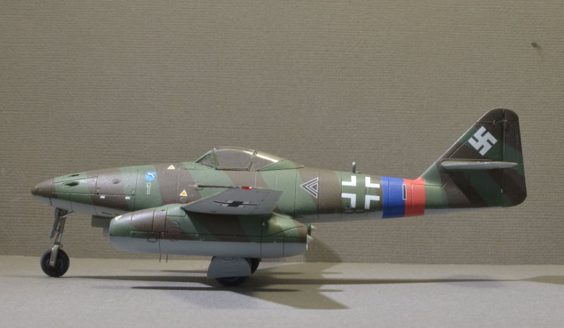 Une hirondelle façon zèbre : le Me 262 A1a de Rudolf Sinner - Maquette Airfix - 1/72 Me_26248