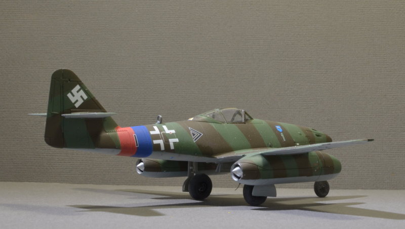 Une hirondelle façon zèbre : le Me 262 A1a de Rudolf Sinner - Maquette Airfix - 1/72 Me_26251