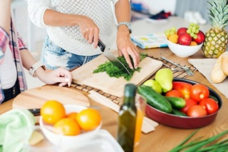 8 نصائح مطبخية بسيطة تجعل حياتك أسهل 11996210
