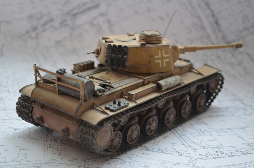 Pz.Kpfw KV-1 756(r) tank Trumpeter  1:35 Dsc_0115