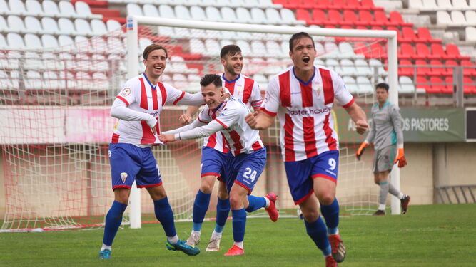 ASI VIERON LOS PERIODICOS EL ALGECIRAS CF 3-RECREATIVO 1 06631