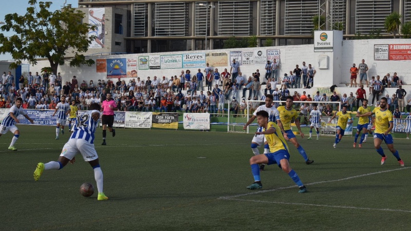 3ª RFEF GRUPO X TEMPORADA 2021/2022 JORNADA 7 CONIL CF-RECREATIVO (POST OFICIAL) 3997_w10