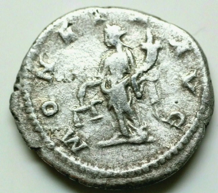 Denario de Caracalla. MONETA AVG. Moneta estante a izq. Roma 20190823
