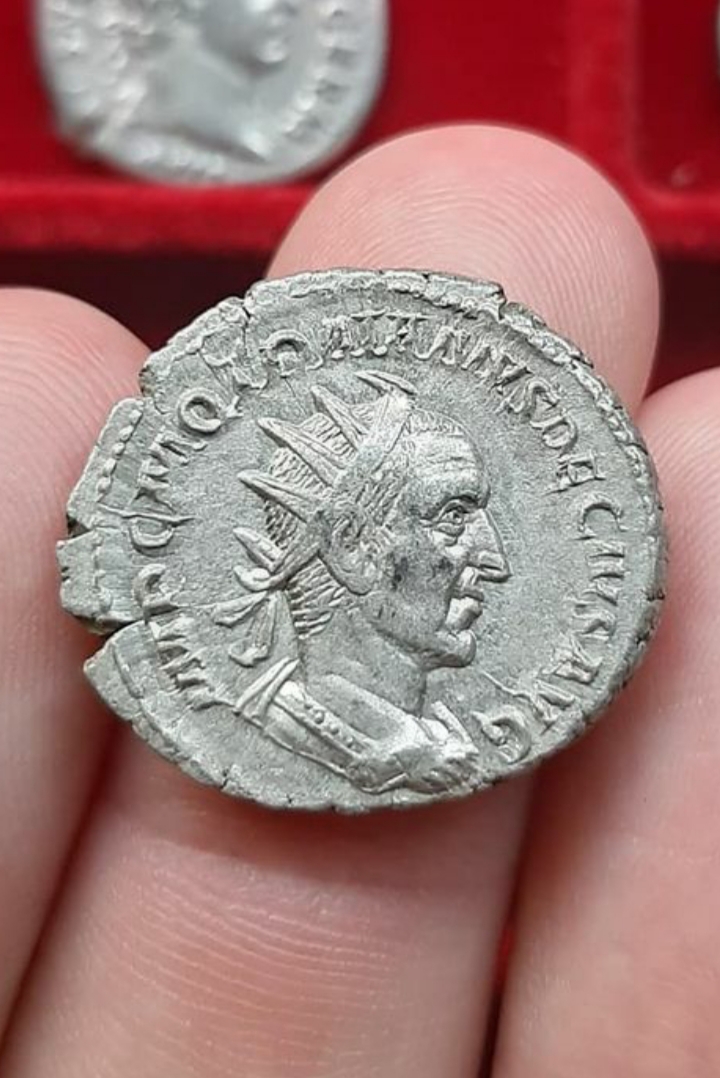 Antoniniano de Trajano Decio. VICTORIA AVG. Roma 20210328