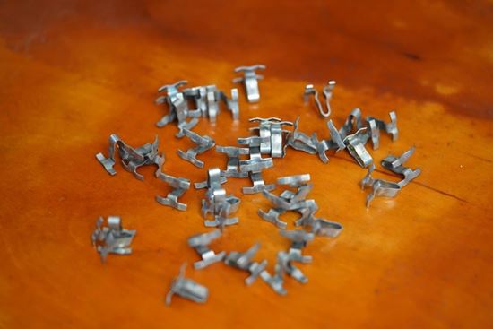 Auveco 2886 molding clips 00057310