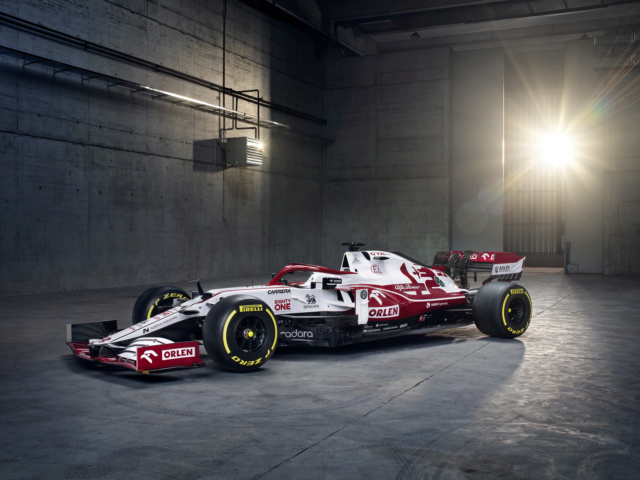 Alfa Roméo Racing - #7 Kimi Raikkonen et #99 Antonio Giovinazzi Eu0xnx11