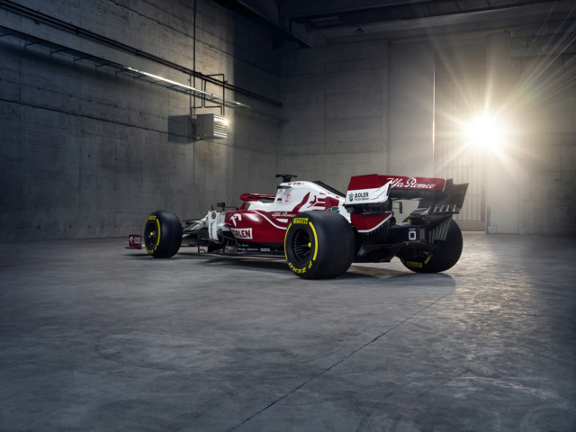 Alfa Roméo Racing - #7 Kimi Raikkonen et #99 Antonio Giovinazzi Eu0xnx12