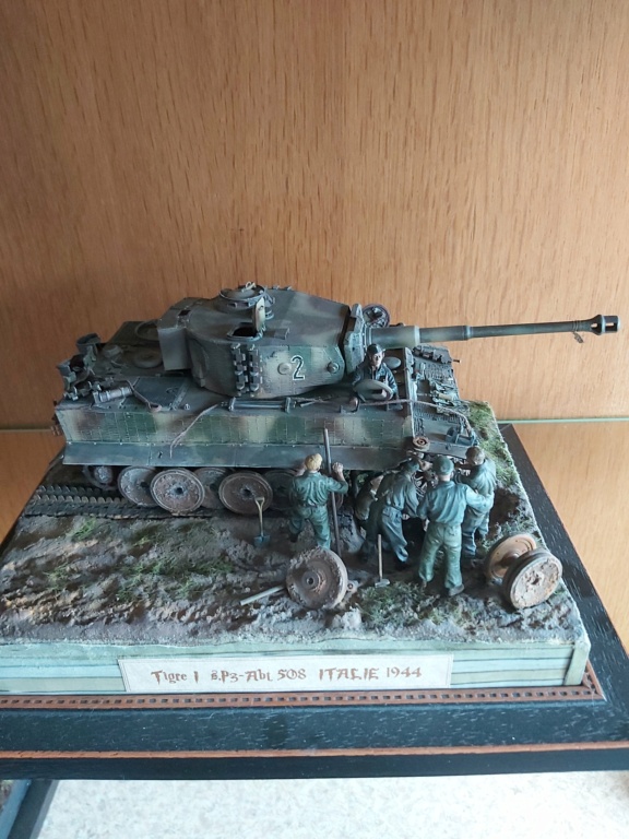 Tigre I Schwere Panzer-Abteilung 3/ 508 (bris de chenilles) - Char Tamiya, Zimmerit Attac - 1/35 20201227