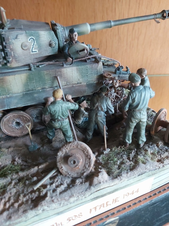 Tigre I Schwere Panzer-Abteilung 3/ 508 (bris de chenilles) - Char Tamiya, Zimmerit Attac - 1/35 20201230