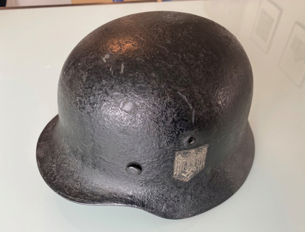 Nouveau membre - WW2 - casque, gourde et masque à gaz Annota10