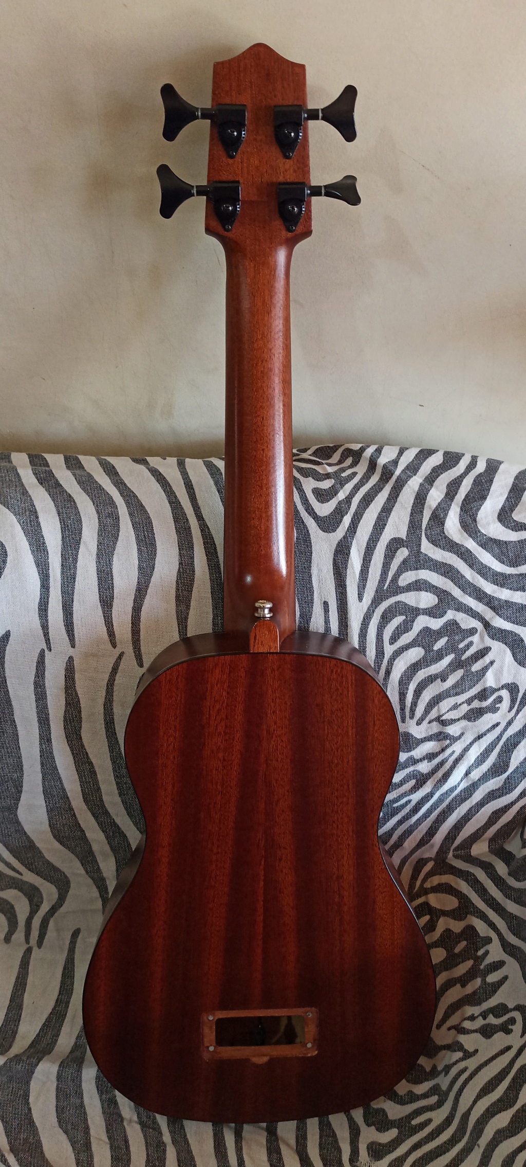 Kala U-Bass - ukulele baixo R$ 1.500 Img_2041