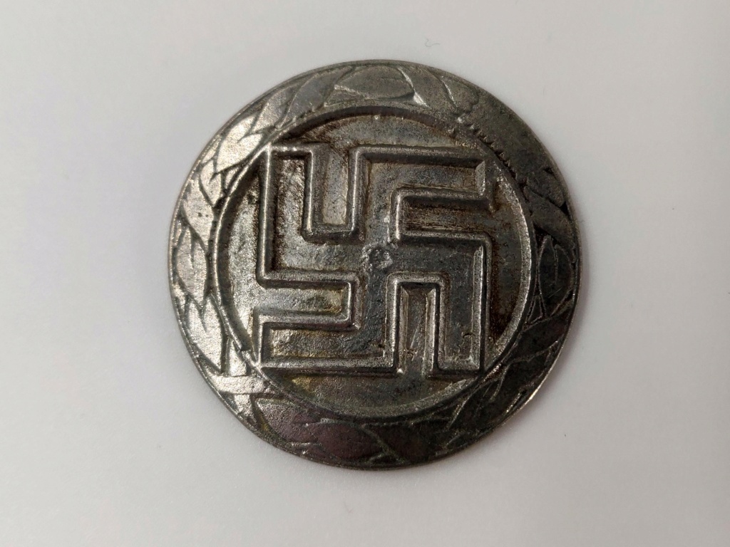 A identifier Médaille Nazi Allemande WW2 Img_2053