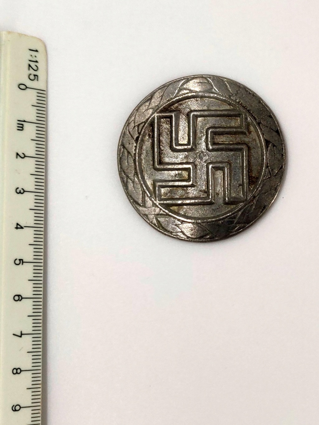 A identifier Médaille Nazi Allemande WW2 Img_2054