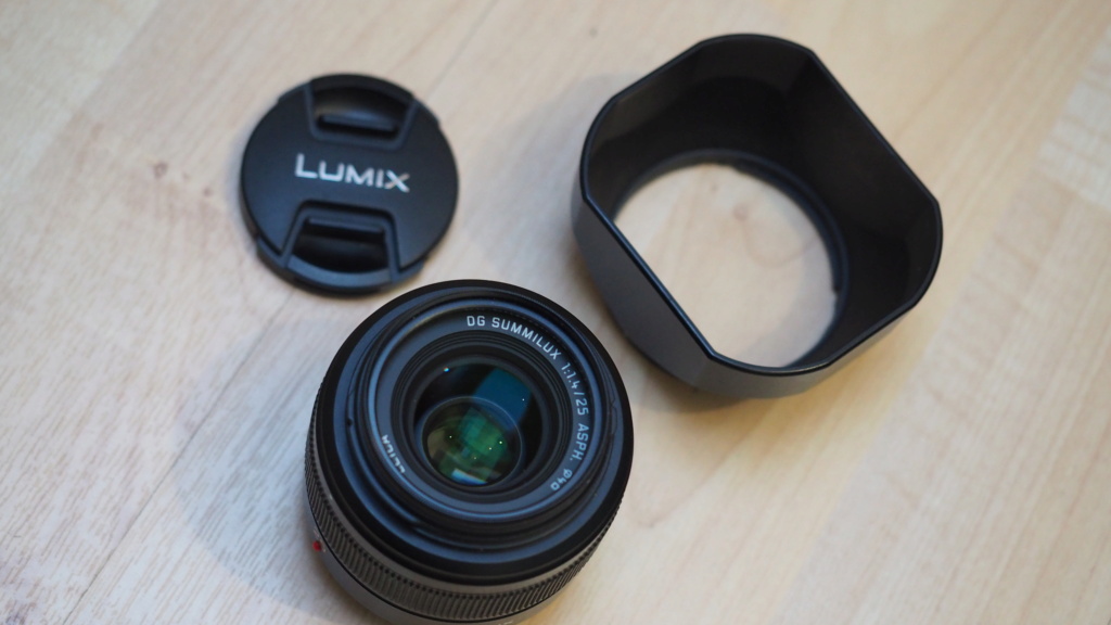 [Vendu] [Baisse] Objectif Panasonic 25MM LEICA F/1.4 DG SUMMILUX M4/3 P1010011