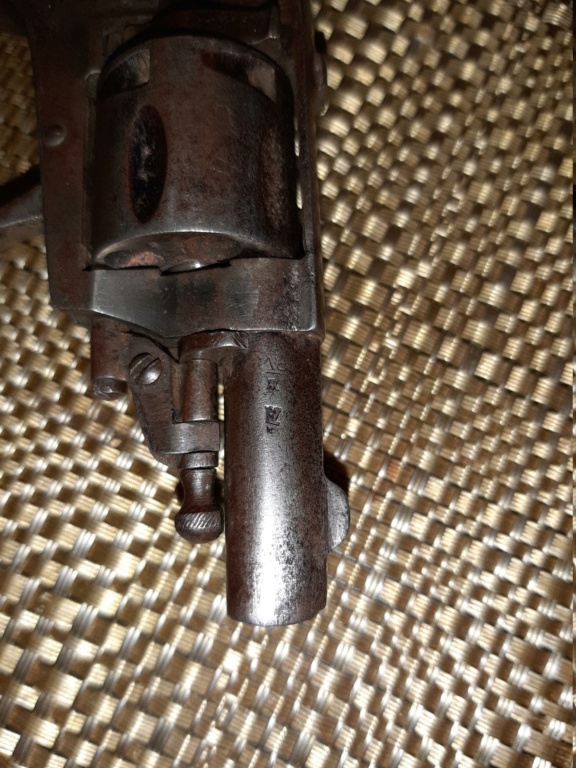 Identification d'un vieux revolver avec queue de détente escamotable Bulldo12