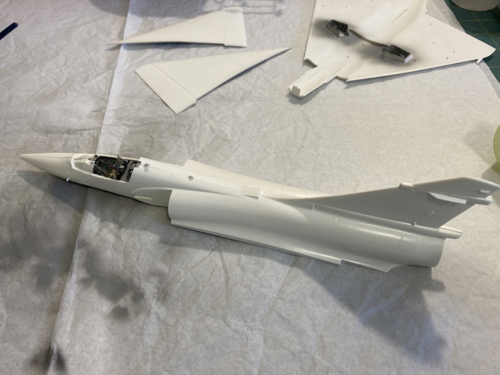 [Monogram] 1/48 - Dassault Mirage 2000-01  Img_5617