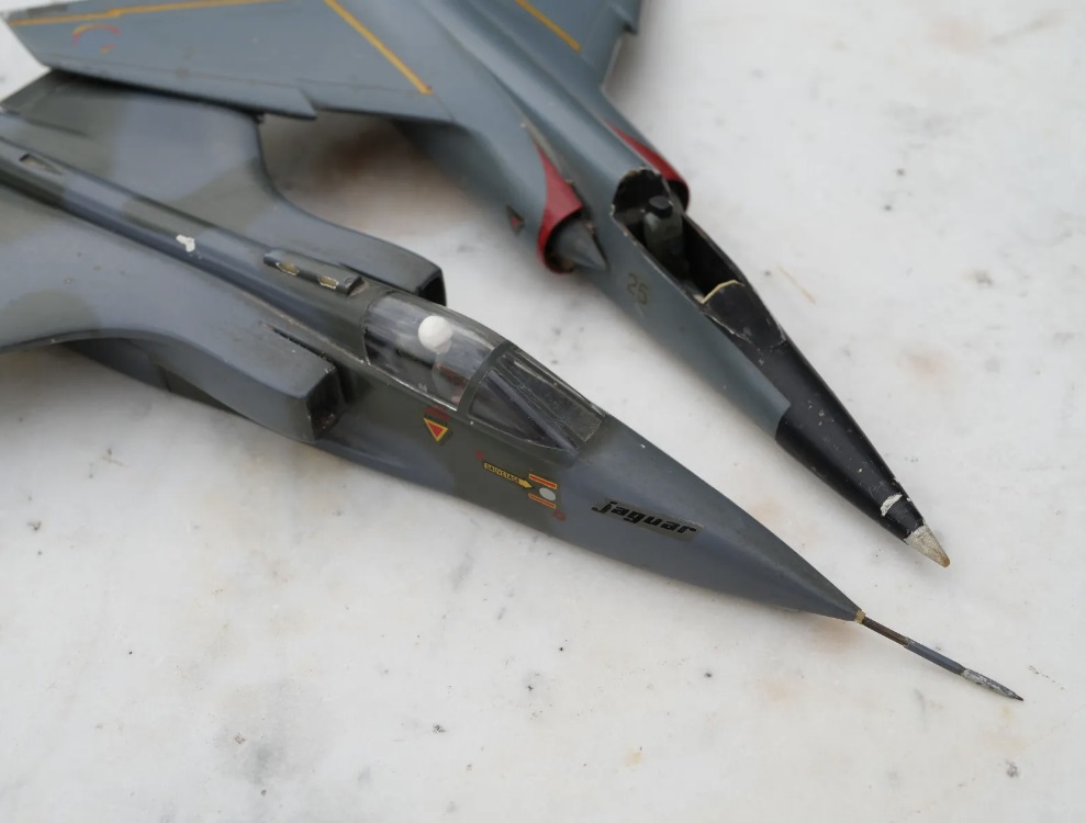 [MEE] 1/50 - Dassault Mirage IIIR Mee_mi13