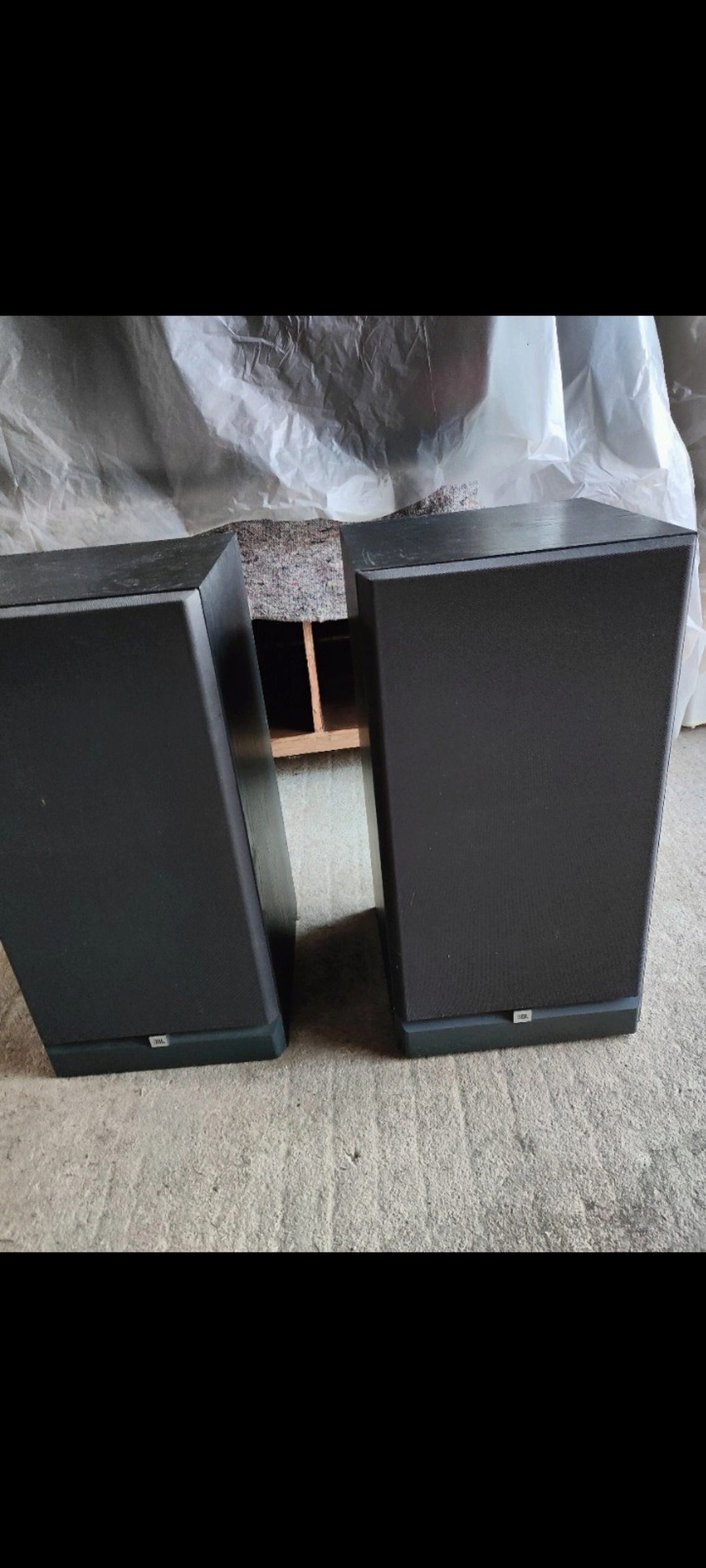 Cherche une paire de JBL XE-4 Screen19