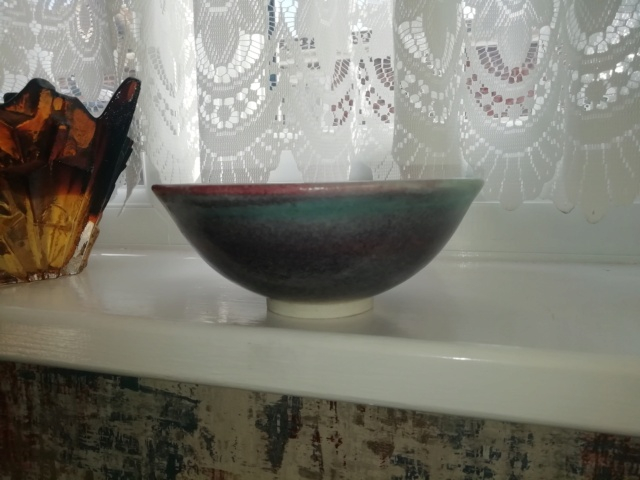 Small bowl with indistinct shell/sun like mark Img_2012
