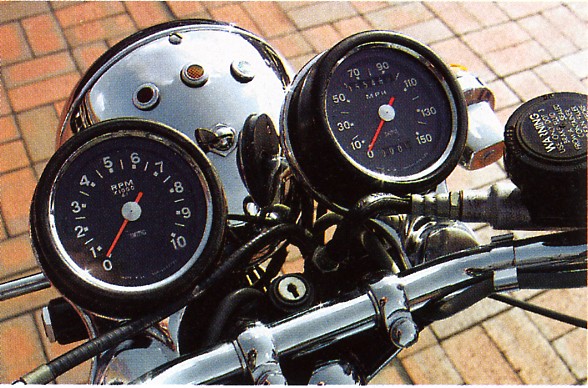 1000 Triumph Quadrant 1975 Compte10