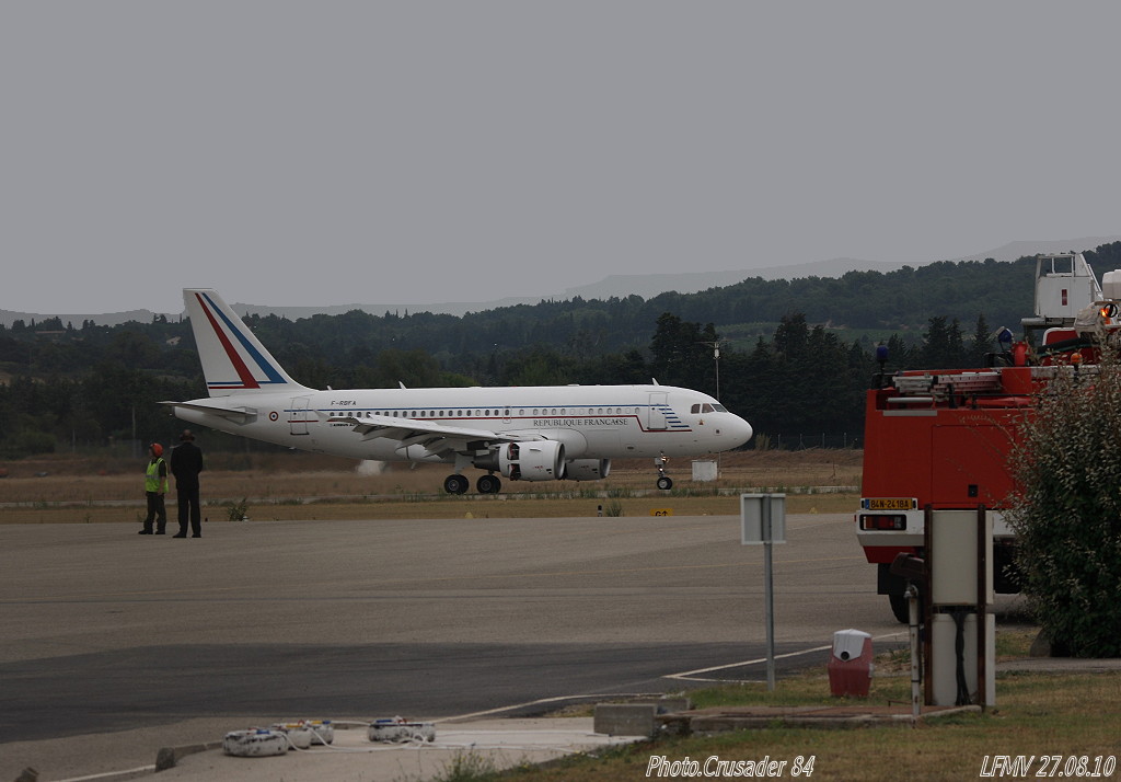 Aéroport d'avignon-caumont - Page 13 A319_a10