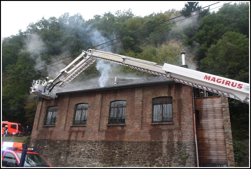 La Roche-en-Ardenne : explosion dans un bâtiment abritant des scouts (17/10/2010) Img_2612