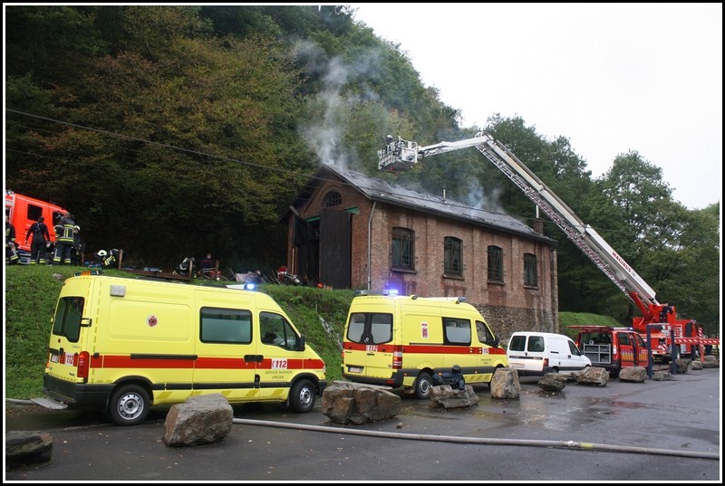 La Roche-en-Ardenne : explosion dans un bâtiment abritant des scouts (17/10/2010) Img_2615